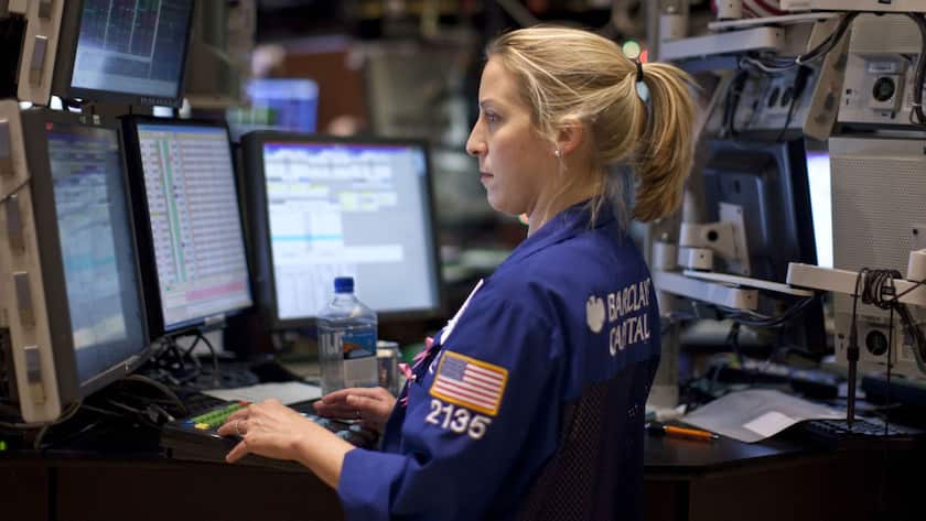 Eine Händlerin an der New York Stock Exchange (NYSE).
