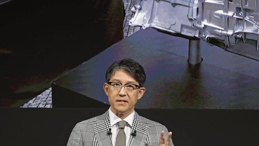 Toyota stellt einen emissionsarmen Verbrennungsmotor vor.