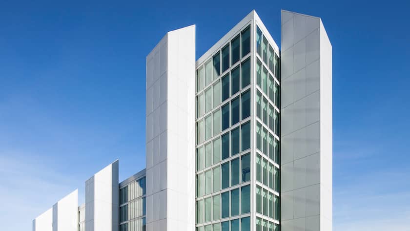 Schweizer Immobilienaktien und -fonds: Die Suche nach der Nadel im Heuhaufen Eine Gewerbeimmobilie von Epic Suisse (2026).