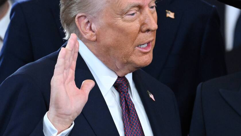 Donald Trump wird in der Rotunde des US-Kapitols in Washington, D.C. als 47. US-Präsident vereidigt (20. Januar 2025).