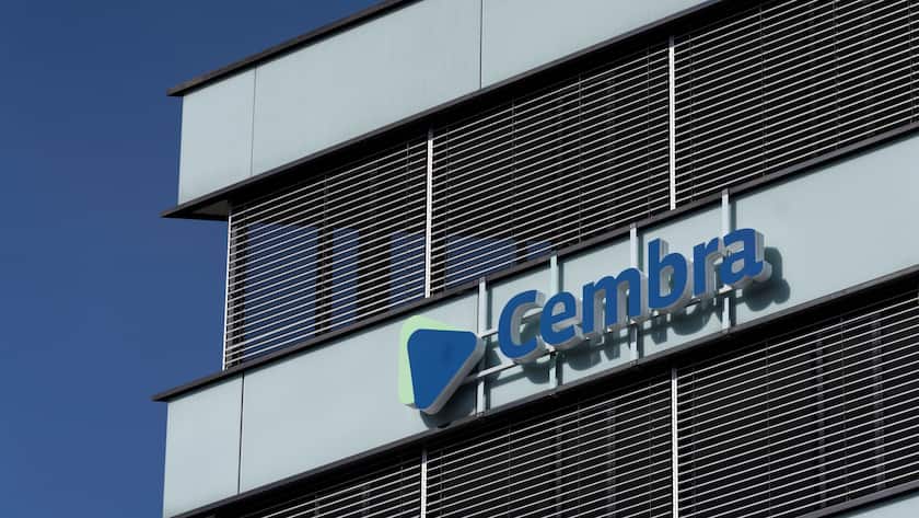 Das Logo von Cembra am Hauptsitz in Zürich Altstetten.