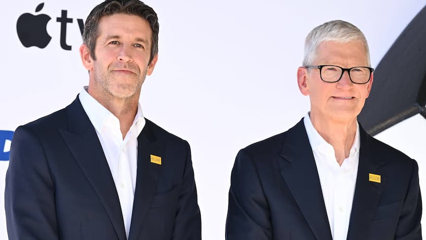 John Ternus und Tim Cook.