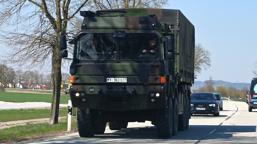 Ein LKW von Rheinmetall im Gebrauch der deutschen Bundeswehr.