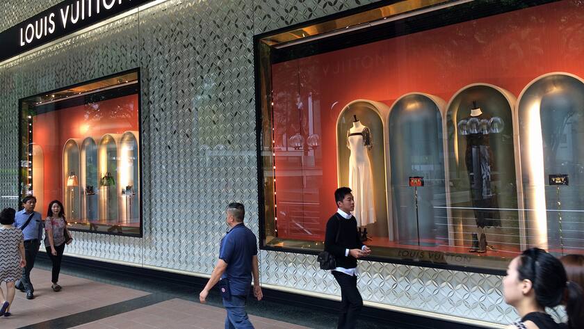 Verkaufsgeschäft der LVMH-Marke Louis Vuitton in Singapur.