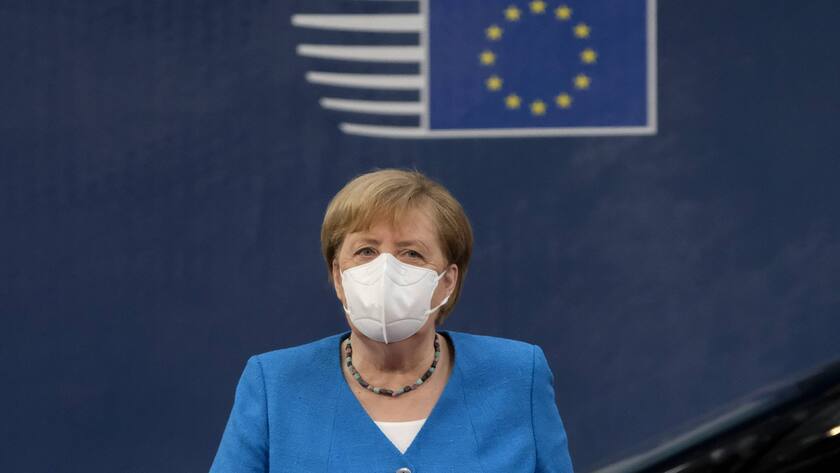 Die deutsche Bundeskanzlerin Angela Merkel am EU-Gipfel in Brüssel mit Gesichtsmaske.