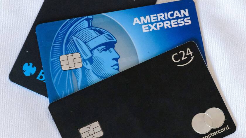 Eine Kreditkarte von American Express.