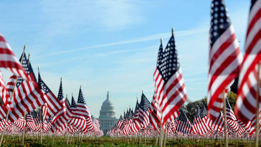 12'000 US-amerikanische Flaggen bei der National Mall in Washington DC, USA (2007).