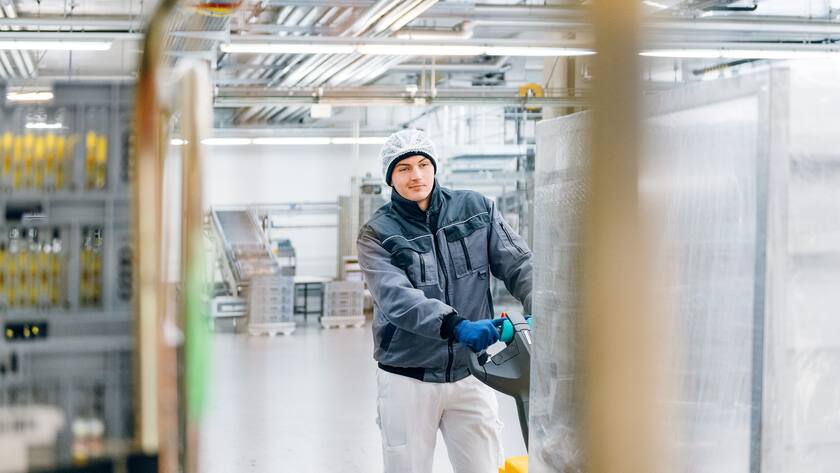 Blick in die Produktion von Bell Food.