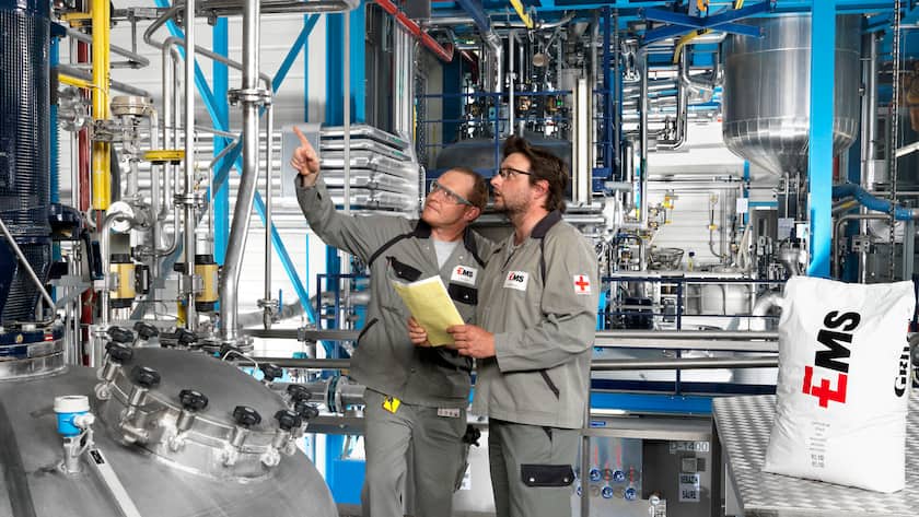Produktionsmitarbeitende von Ems Chemie.
