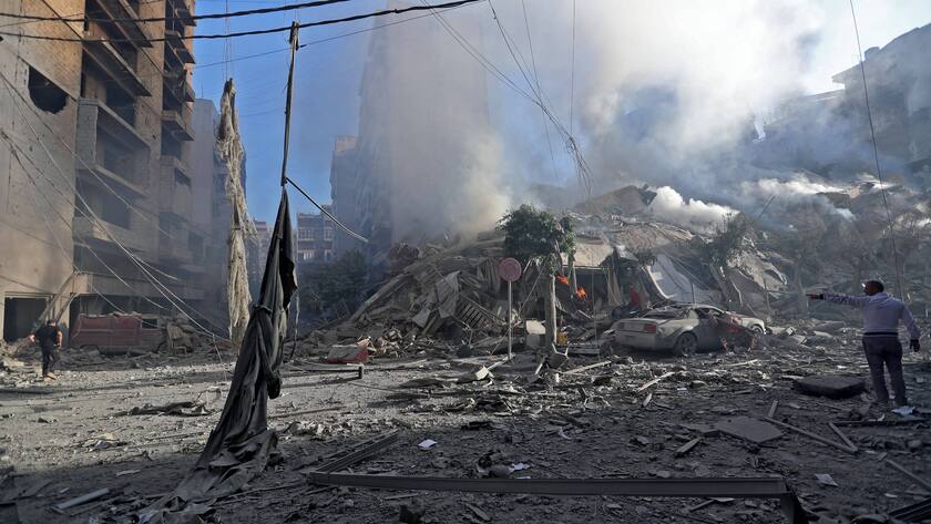 Dieses Foto zeigt die Zerstörung, die durch den Angriff Israels auf den Libanon, in Beirut, am 03.10.2024 entstanden ist.
