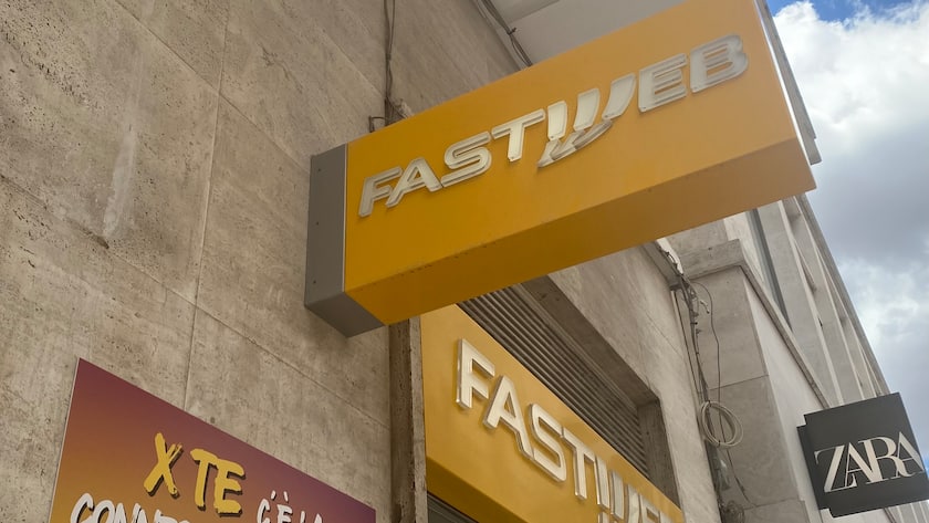 Kundenfiliale von Fastweb in der Innenstadt von Lecce, Apulien (Italien).