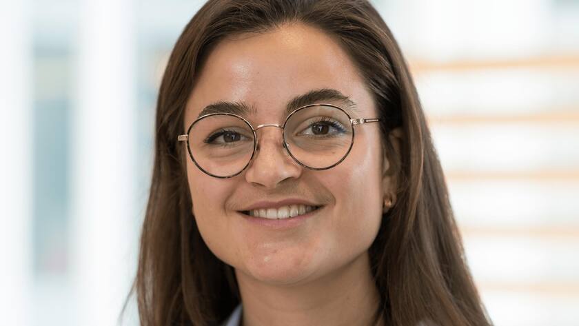 Beth Becket, Ökonomin Capital Group