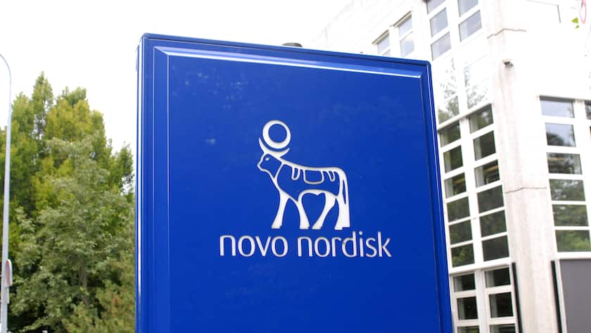 Firmentafel am Hauptsitz von Novo Nordisk in Dänemark (2025).