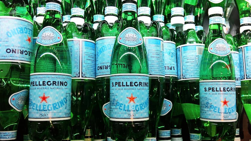 Das San Pellegrino Mineralwasser aus Italien gehört Nestlé.