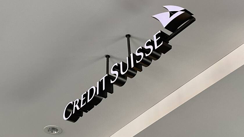 Schriftzug der Credit Suisse am Hauptsitz der Bank in Zürich.