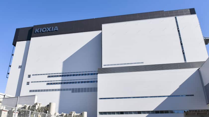 Blick auf die Produktionsanlage von Kioxia in der japanischen Ortschaft Yokkaichi. (Oktober 2022)