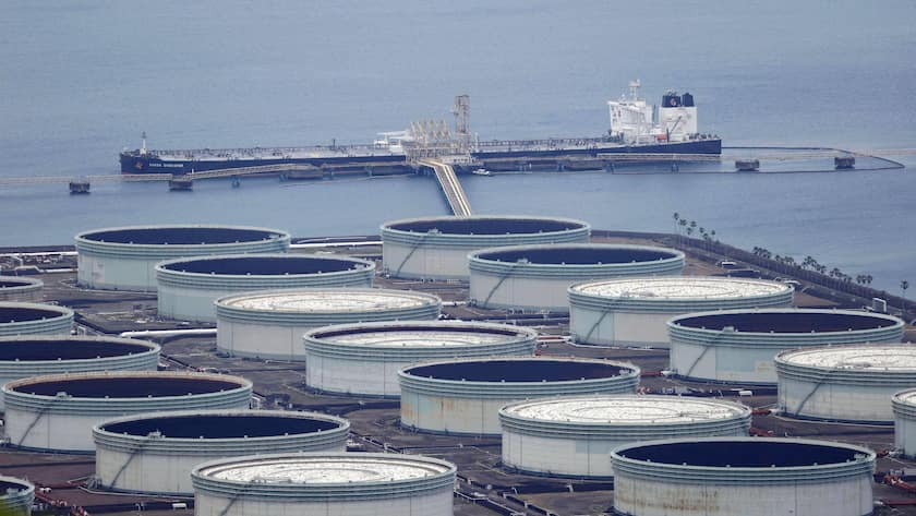 Tanker Eneos Endeavor entlädt Öl im Hafen von Kagoshima in Japan (Juni 2026).