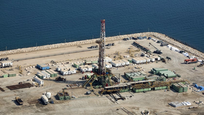 Ölförderung auf dem Manifa-Ölfeld, das von Saudi Aramco betrieben wird.