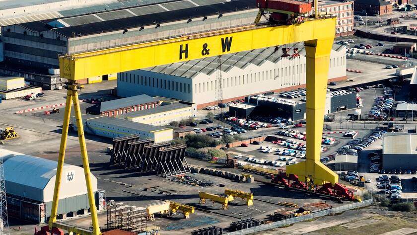 Blick auf das Gelände von Harland and Wolff in Belfast.
