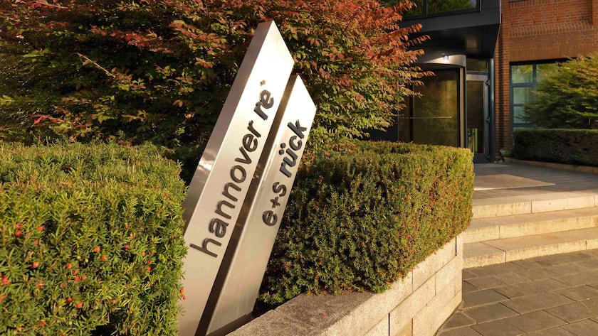 Verwaltungsgebäude des deutschen Rückversicherers Hannover Re an der Karl-Wiechert-Allee in Hannover.