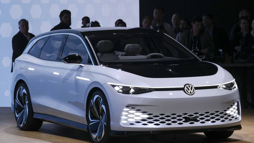 Das neue Elektro-Auto von Volkswagen, der Space Vizzion, wird an der Auto Show in Los Angeles präsentiert.
