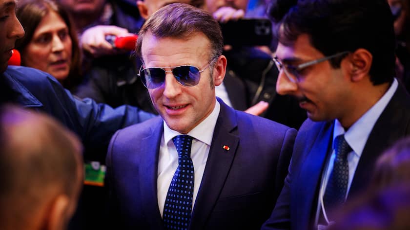 Die Brille von Emmanuel Macron am WEF 2026 wird heiss diskutiert.