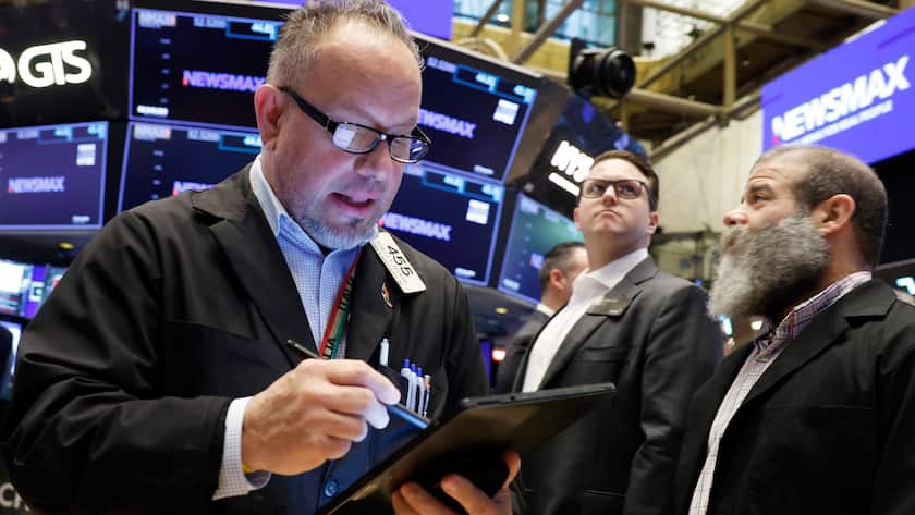 Händer an der New York Stock Exchange bei der Wall Street in New York, USA (3. April 2025)