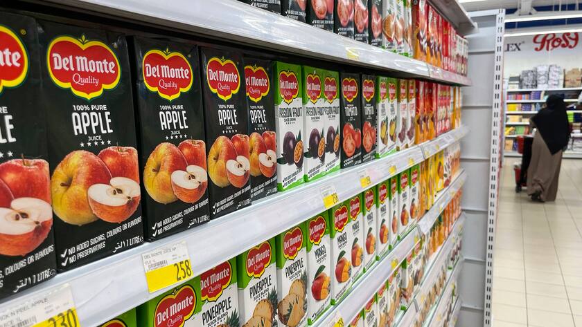 Ein Regal voll von Tetra-Pak-Kartons. Damit hat die Familie Rausing ihr Vermögen gemacht.