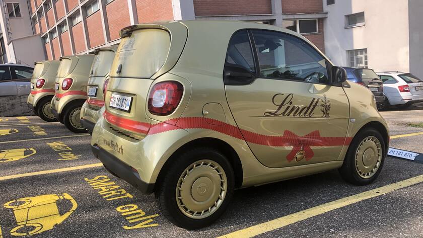 Smart-Kleinwagen am Hauptsitz des Schokoladenherstellers Lindt & Sprüngli in Kilchberg ZH.