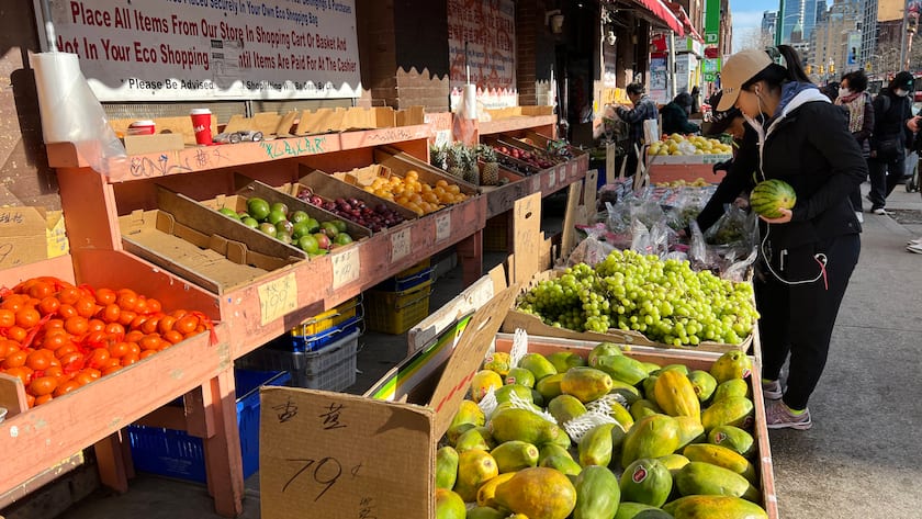 Obst und Gemüse auf einem Markt in Chinatown in Toronto.