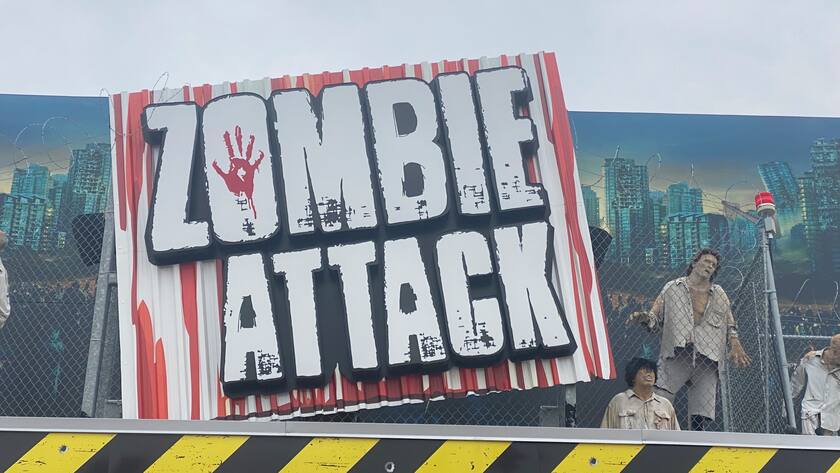 Geisterbahn im Vergnügungsviertel der kanadischen Stadt Niagara Falls.