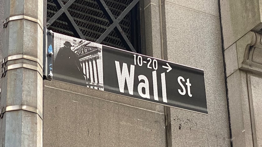 Strassenschild der Wall Street in New York City.