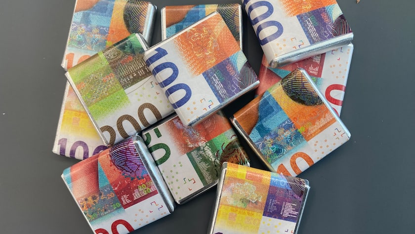 Giveaways der Schweizerischen Nationalbank: Mini-Schokolade verpackt als Schweizer Banknoten.