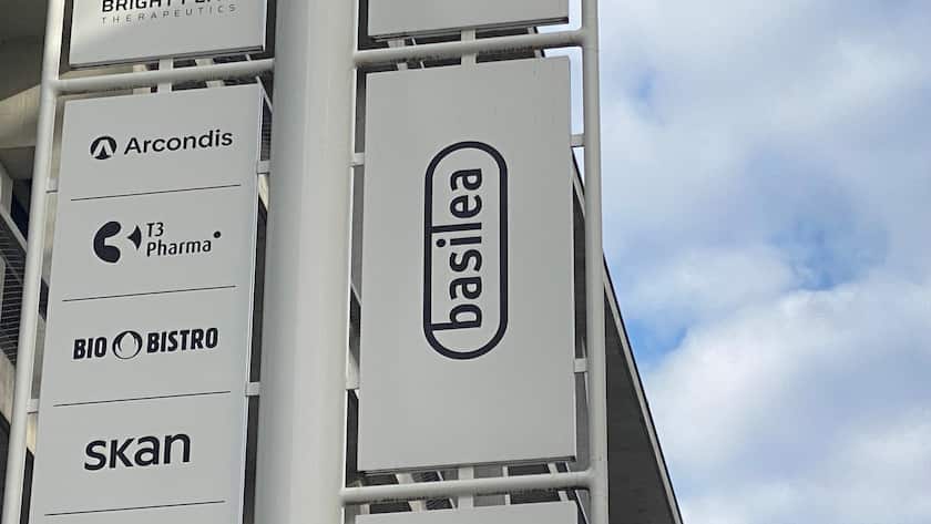 Firmenschild von Basilea am Hauptsitz in Allschwil BL.