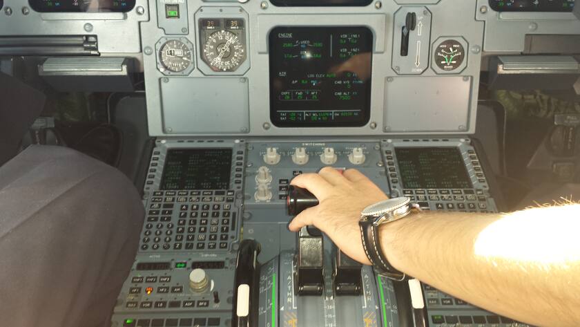 Cockpit_Gas_Tempo_Beschleunigung. Cockpit Edelweiss-Airbus A321