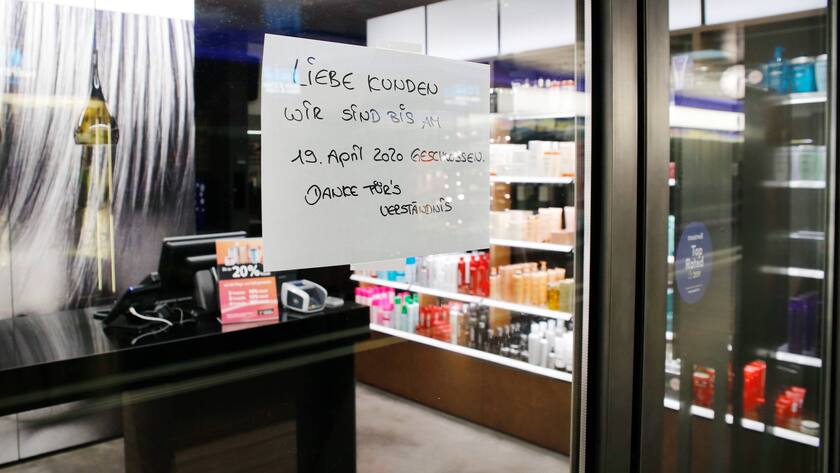 Wegen des Coronavirus sind Coiffeursalons geschlossen. Der Bundesrat hat die Frist auf den 26. April verlängert.