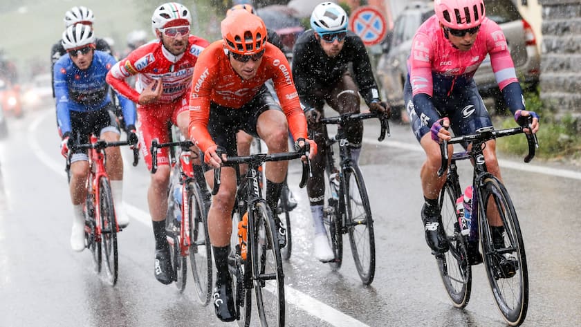Giro d`Italia 2019: Spitzengruppe vom 12. Mai mit Giulio Ciccone (I), William Clarke (AUS), Marco Frapporti (I), Damiano Cima (I), Mirco Maestri (I), Lukasz Owsian (PL), Sean Bennett (USA) und Francois Bidard (F).