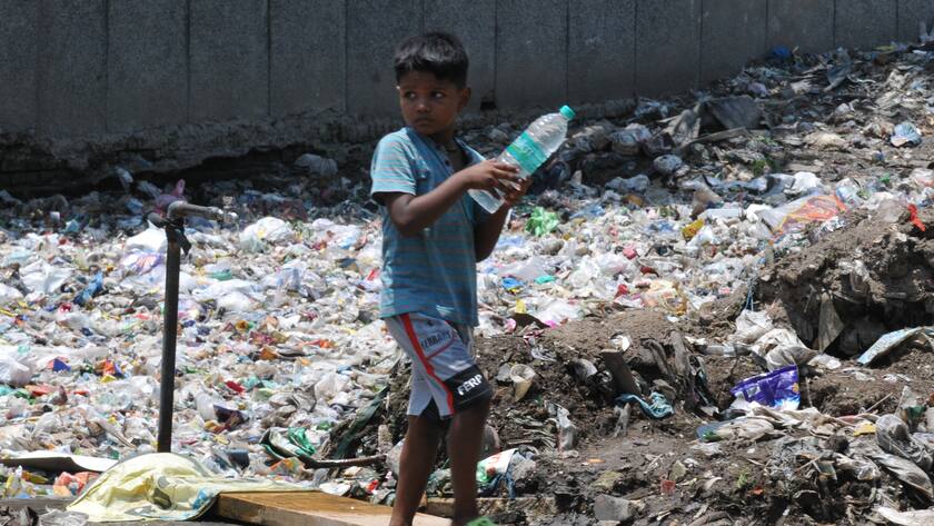 Slum in Neu-Dehli, Indien (2023).