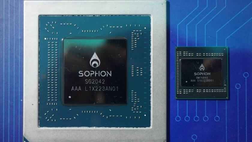 Ein "RISC-V" Chip präsentiert an der WAIC in Shanghai.