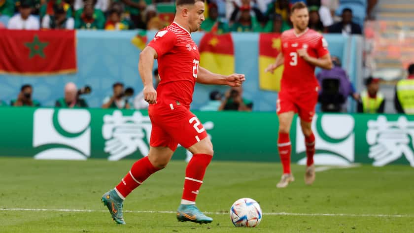 Xherdan Shakiri bei der Fussball-WM 2022 in Katar beim Spiel gegen Kamerun (2022).