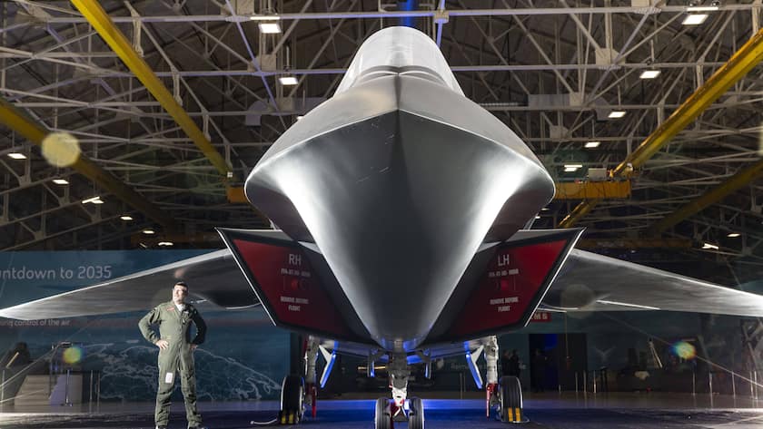 Ein neues Kampfflugzeug der Royal Air Force von BAE Systems, präsentiert in England (November 2024).