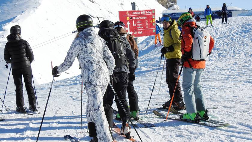 Skifahrer am Titlis im späten Dezember.