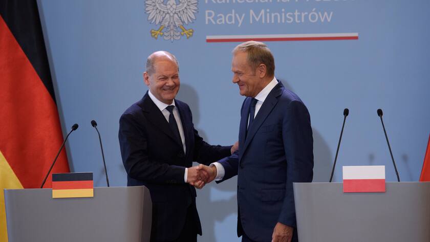 Polens Premierminister Donald Tusk und Deutschlands Bundeskanzler Olaf Scholz nach einer Pressekonferenz.