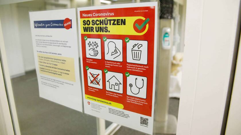 Angst vor Ansteckung: Hygienehinweise in einem Krankenhaus in Basel.