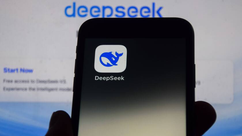 Chinesische Entwickler haben den kostengünstigen KI-Chatbot DeepSeek auf den Markt gebracht (Januar 2025).