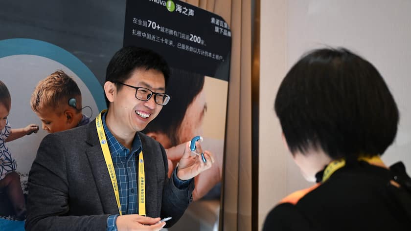 Mitarbeiter von Sonova an der China International Import Expo in Shanghai im November 2024.