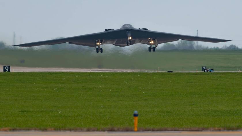 US-Flugzeug des Typs B-2 Spirit auf der Whiteman Air Force Base südöstlich von Kansas City.