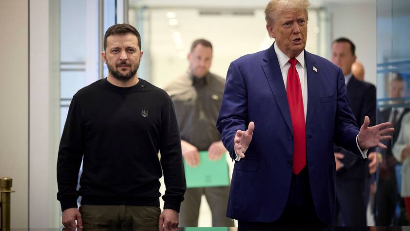 Donald Trump, rechts, bei einem Treffen mit dem ukrainischen Präsidenten Wolodymyr Selenskyj, links, im Trump Tower in New York (27.09.2024)