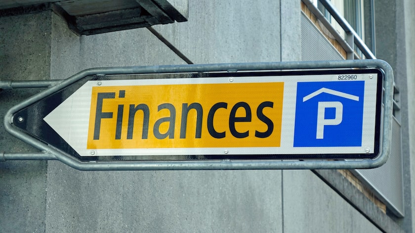 Einen grossen Teil der Einkommenssteuer geht an die Kantone: Wegweiser zum Genfer Steueramt.