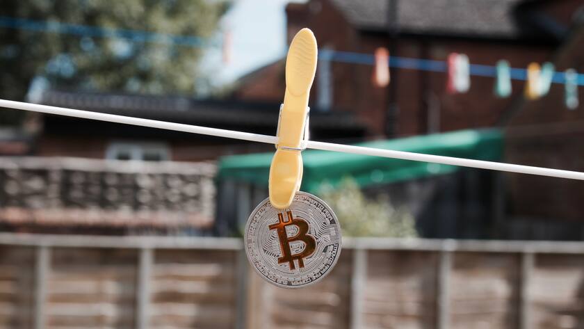 Der Bitcoin wird nach der Geldwäsche getrocknet.